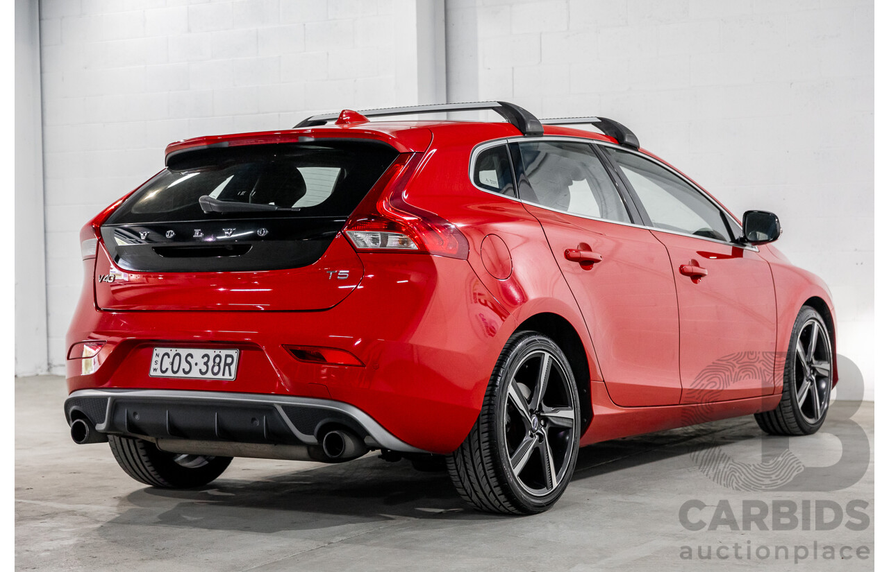 10/2013 Volvo V40 T5 R-Design M MY14 5d Hatchback Passion Red Turbo 2.5L