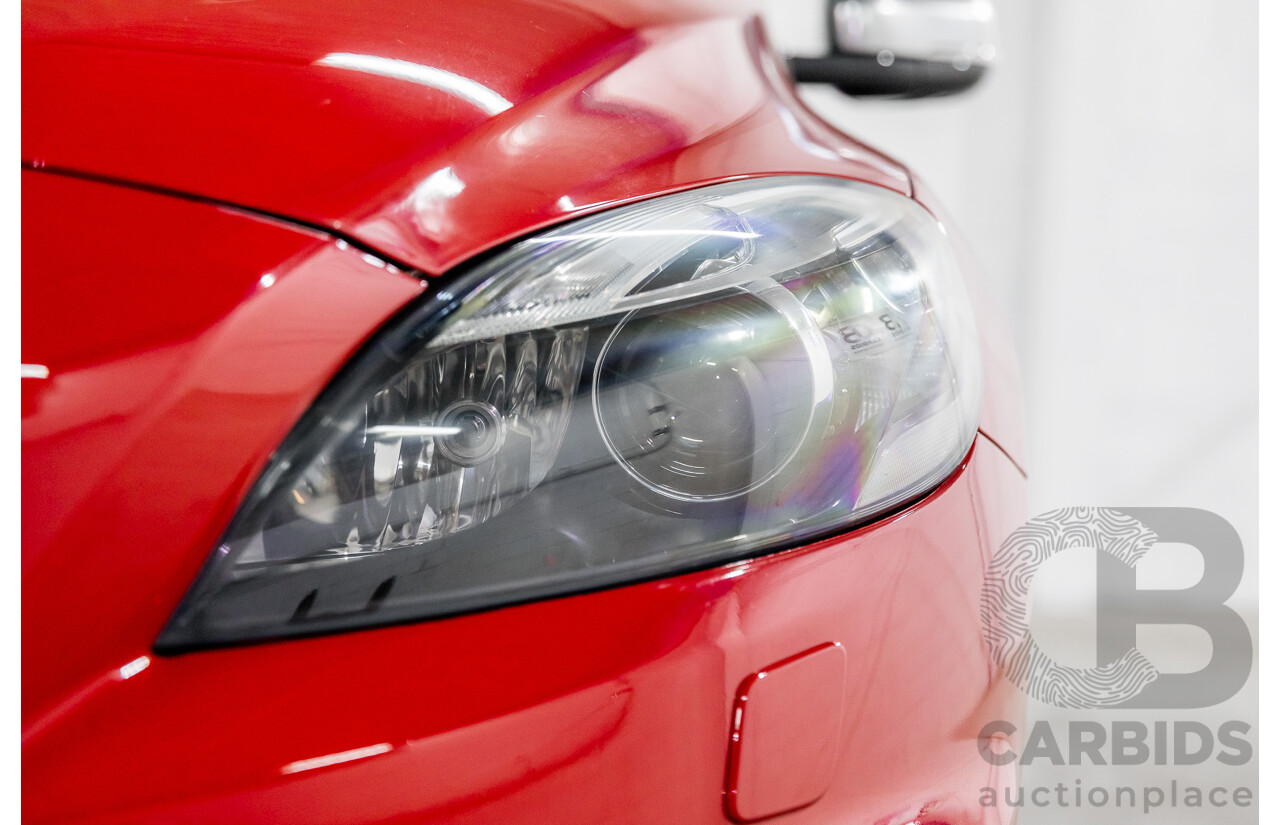 10/2013 Volvo V40 T5 R-Design M MY14 5d Hatchback Passion Red Turbo 2.5L