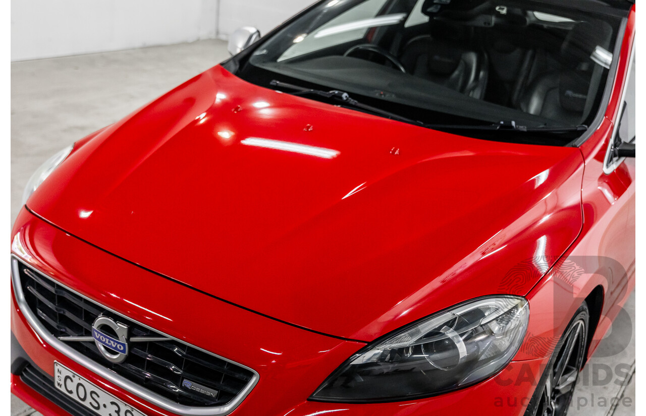 10/2013 Volvo V40 T5 R-Design M MY14 5d Hatchback Passion Red Turbo 2.5L