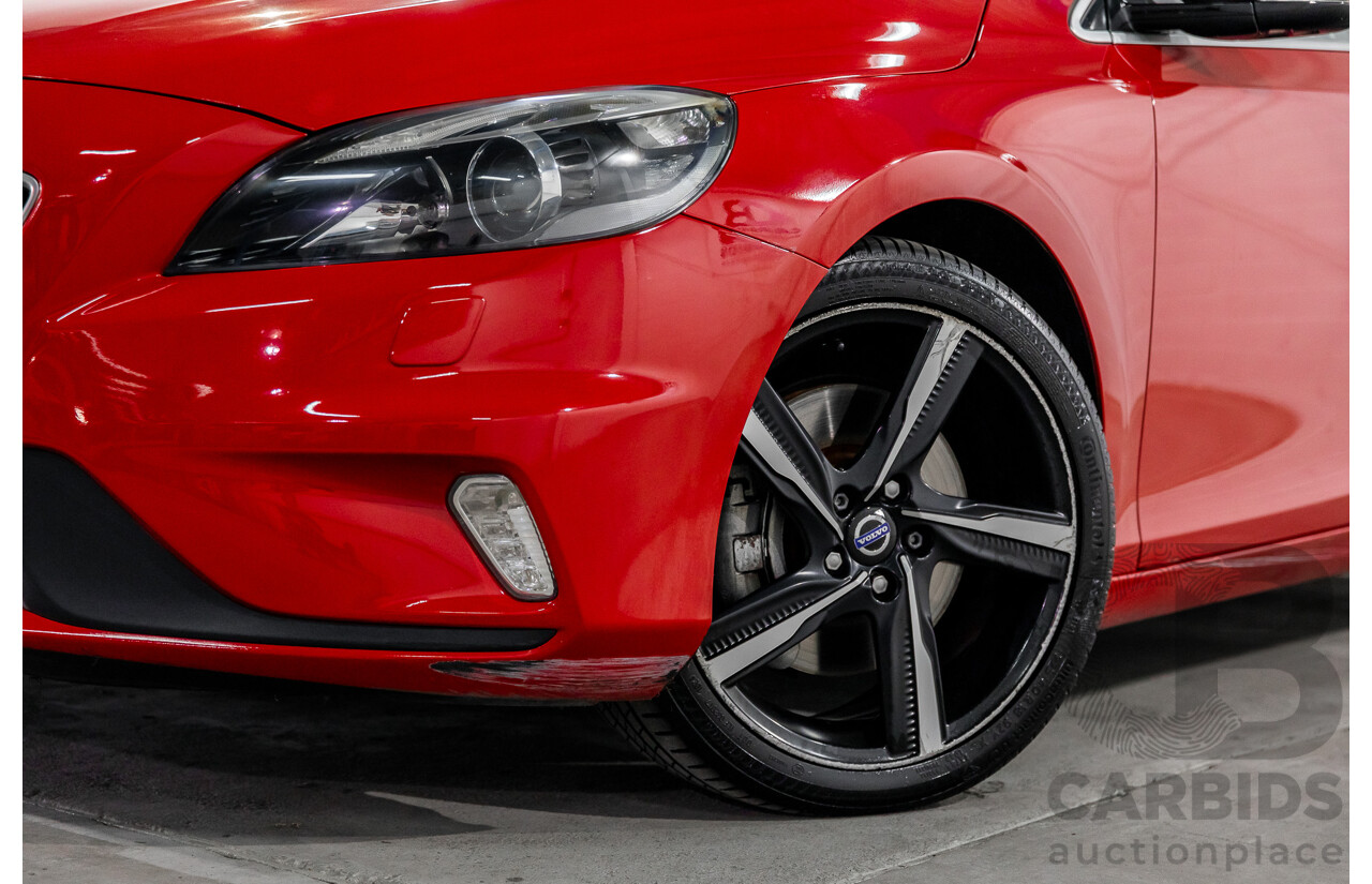 10/2013 Volvo V40 T5 R-Design M MY14 5d Hatchback Passion Red Turbo 2.5L