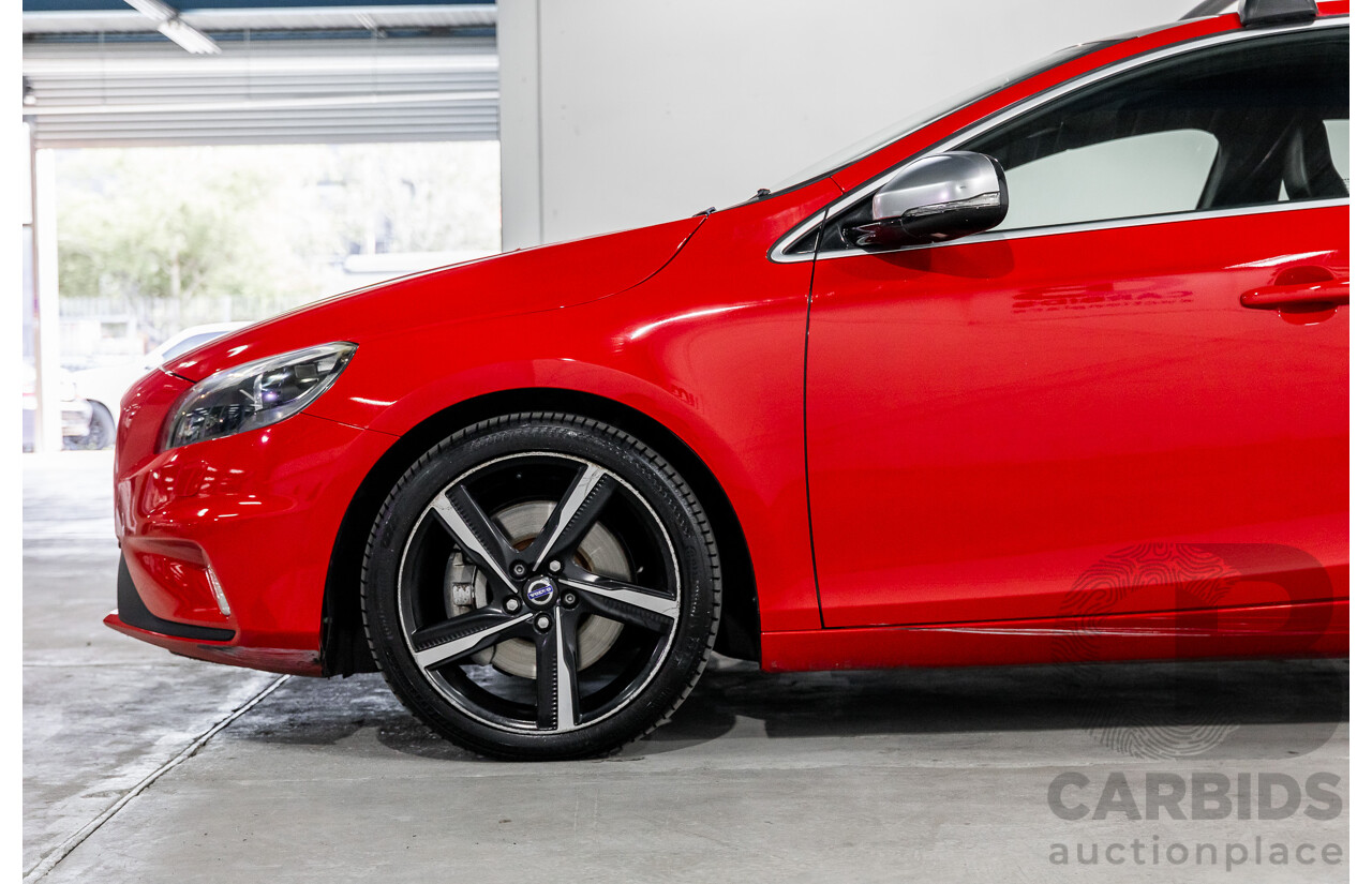 10/2013 Volvo V40 T5 R-Design M MY14 5d Hatchback Passion Red Turbo 2.5L