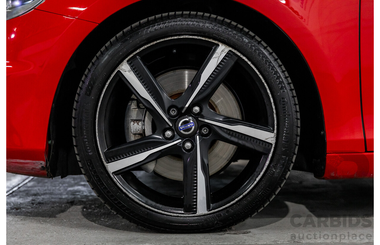 10/2013 Volvo V40 T5 R-Design M MY14 5d Hatchback Passion Red Turbo 2.5L