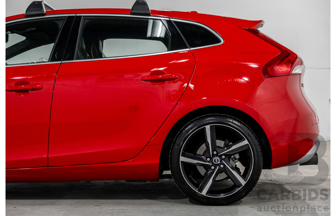 10/2013 Volvo V40 T5 R-Design M MY14 5d Hatchback Passion Red Turbo 2.5L