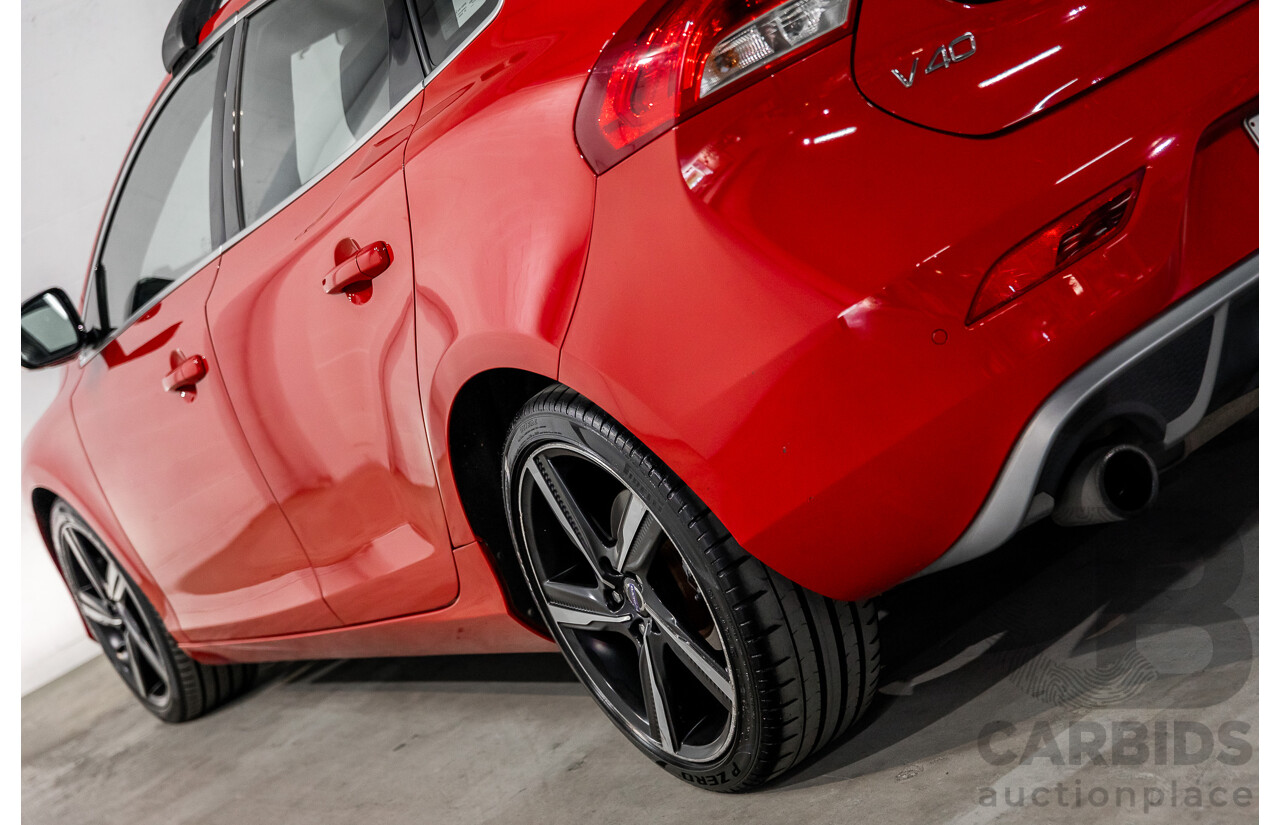 10/2013 Volvo V40 T5 R-Design M MY14 5d Hatchback Passion Red Turbo 2.5L