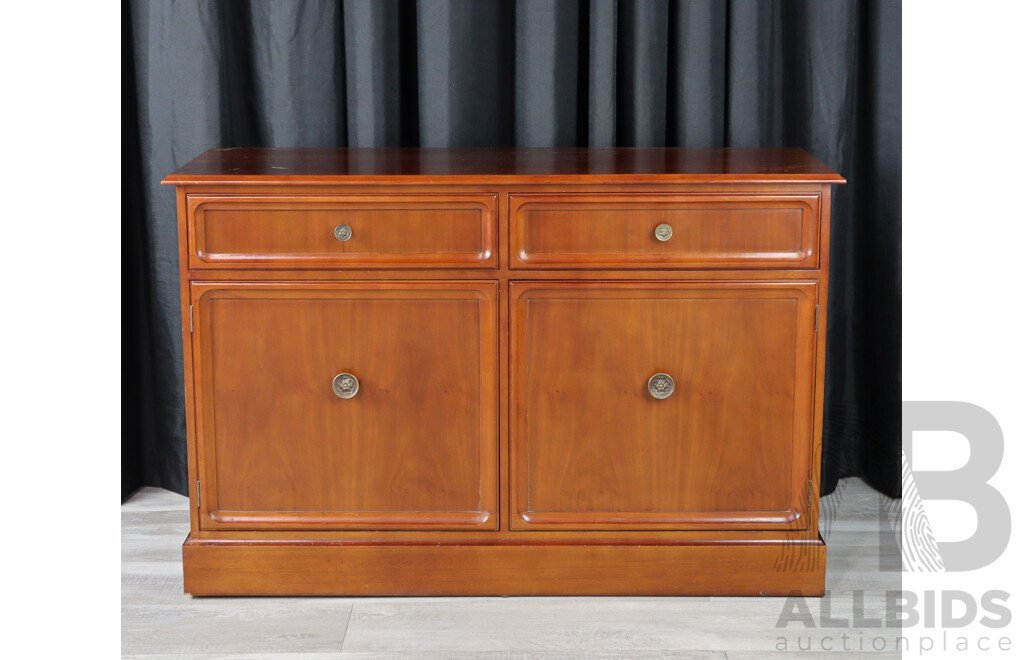Parker Credenza Tith Two Doors and Drawers