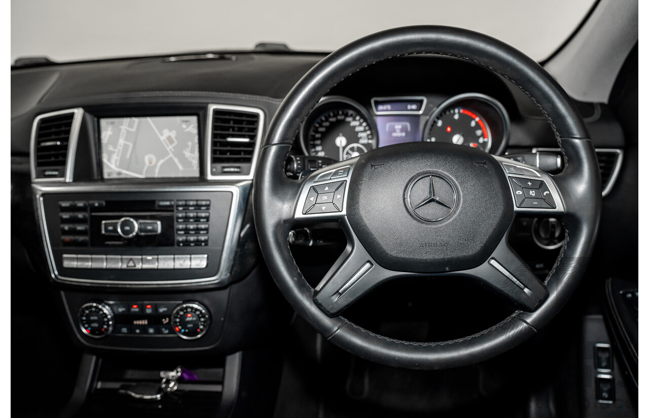 12/2013 Mercedes-Benz GL350 AMG Pack BLUETEC (AWD) X166 4D Wagon Polar White Turbo Diesel 3.0L - 7 Seats