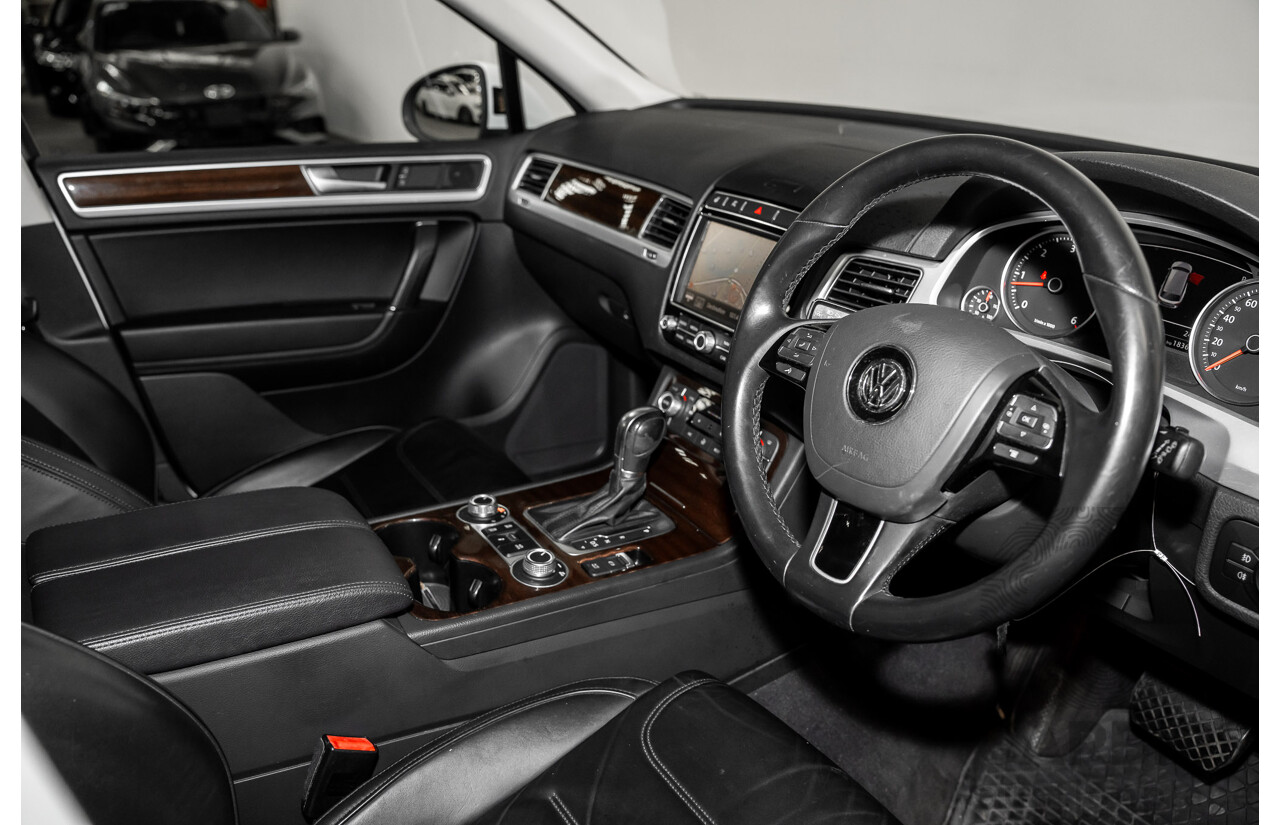 05/2017 Volkswagen Touareg V6 (AWD) 7P MY17 4D Wagon Pure White Turbo Diesel 3.0L