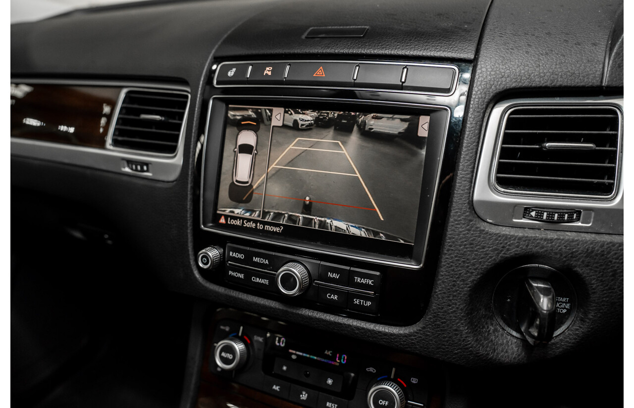 05/2017 Volkswagen Touareg V6 (AWD) 7P MY17 4D Wagon Pure White Turbo Diesel 3.0L