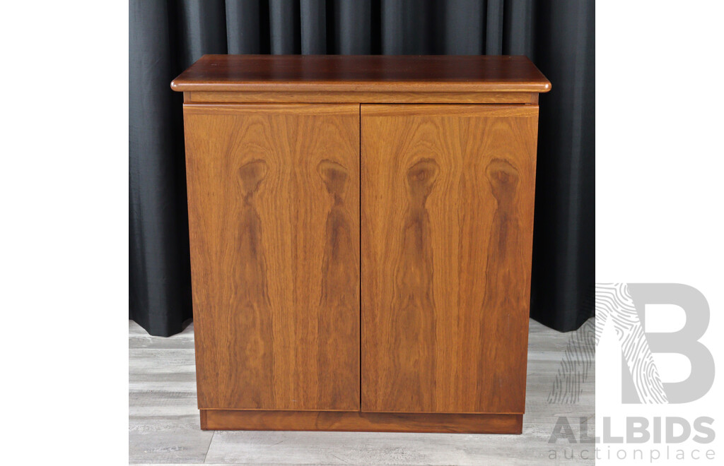 Modern Two Door Credenza with Two Internal Drawers