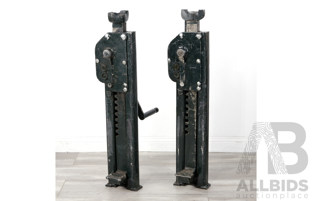 Pair Vintage Australian Army Single Leg Heavy Duty Jacks