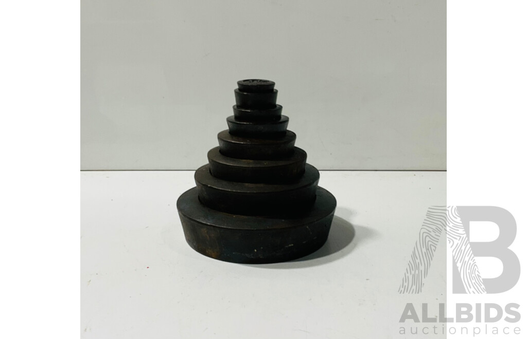 Vintage Cast Iron Scales with Weights Spanning 4lb to 1oz