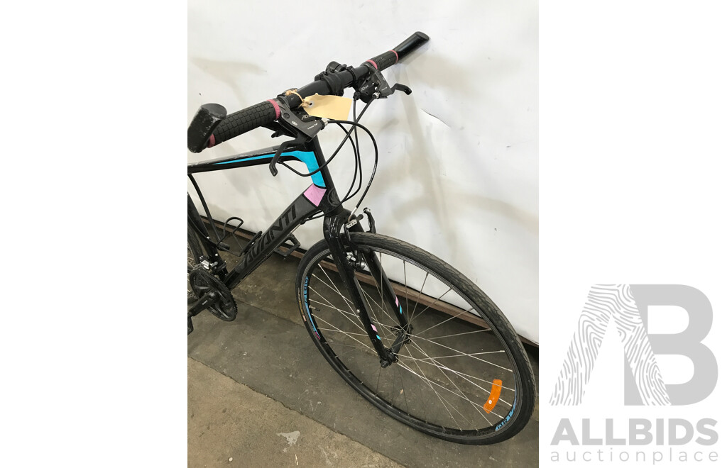 Avanti 27 Speed Hybrid Bike