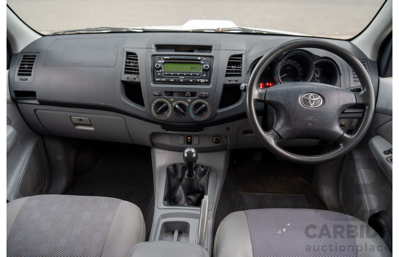 3/2005 Toyota Hilux LN147R Dual Cab P/Up Vanilla White Turbo Diesel 3.0L