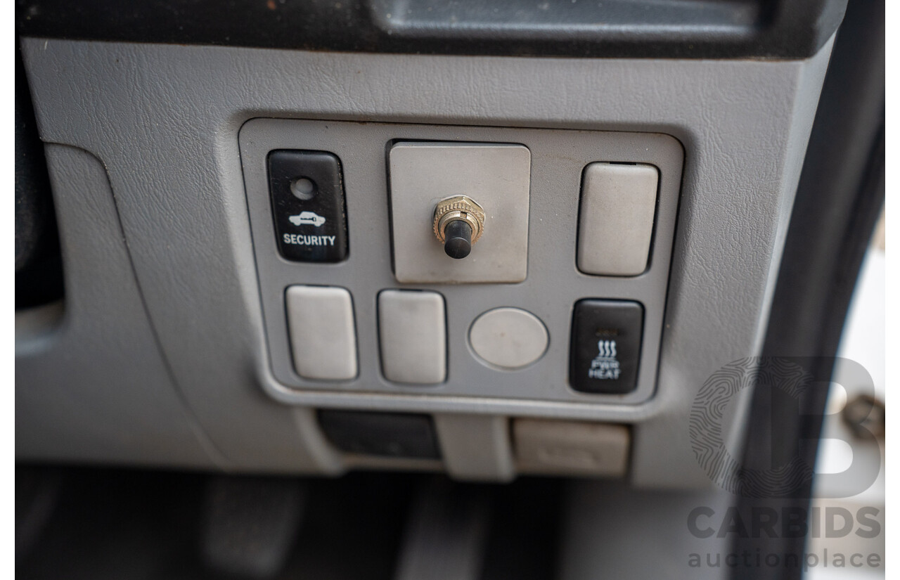 3/2005 Toyota Hilux LN147R Dual Cab P/Up Vanilla White Turbo Diesel 3.0L