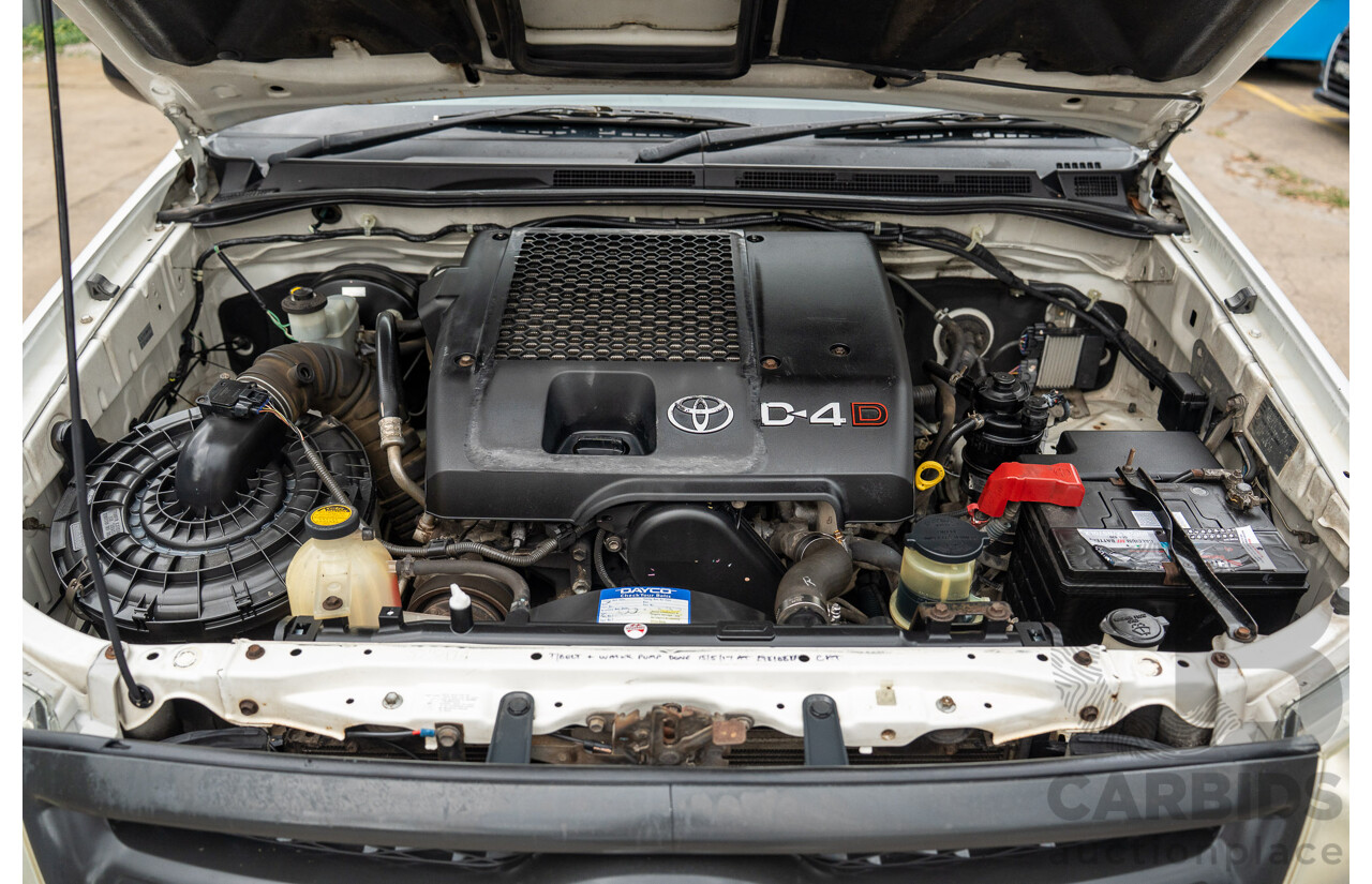 3/2005 Toyota Hilux LN147R Dual Cab P/Up Vanilla White Turbo Diesel 3.0L
