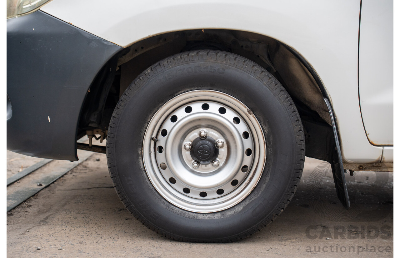 3/2005 Toyota Hilux LN147R Dual Cab P/Up Vanilla White Turbo Diesel 3.0L