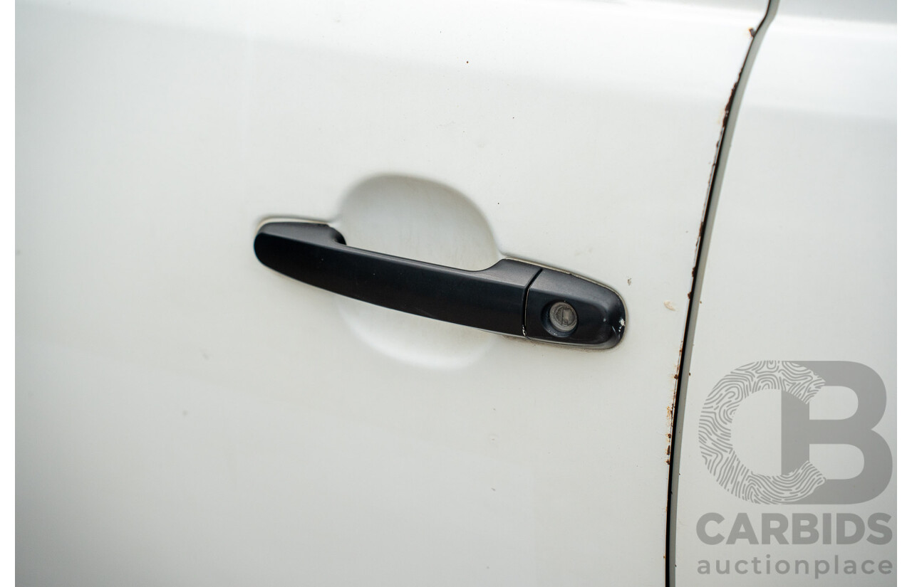 3/2005 Toyota Hilux LN147R Dual Cab P/Up Vanilla White Turbo Diesel 3.0L