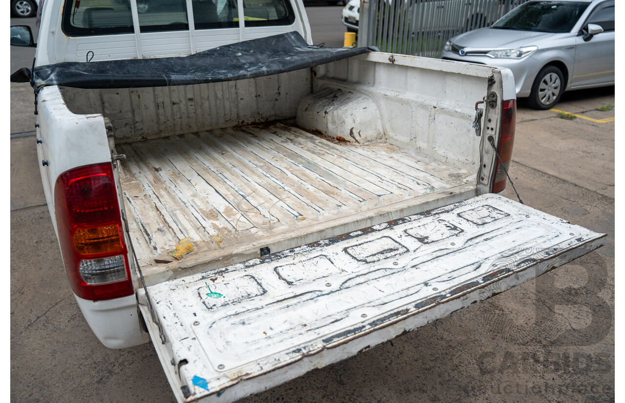 3/2005 Toyota Hilux LN147R Dual Cab P/Up Vanilla White Turbo Diesel 3.0L