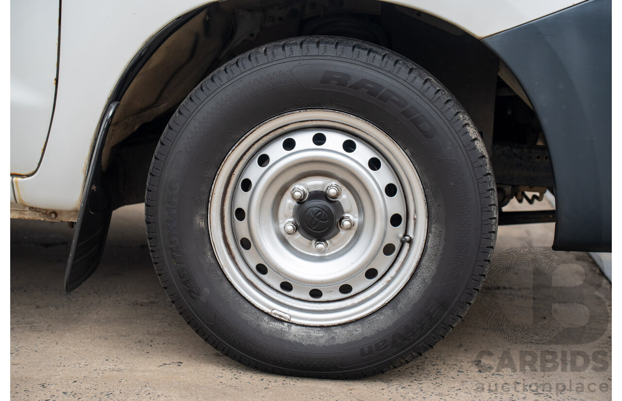 3/2005 Toyota Hilux LN147R Dual Cab P/Up Vanilla White Turbo Diesel 3.0L