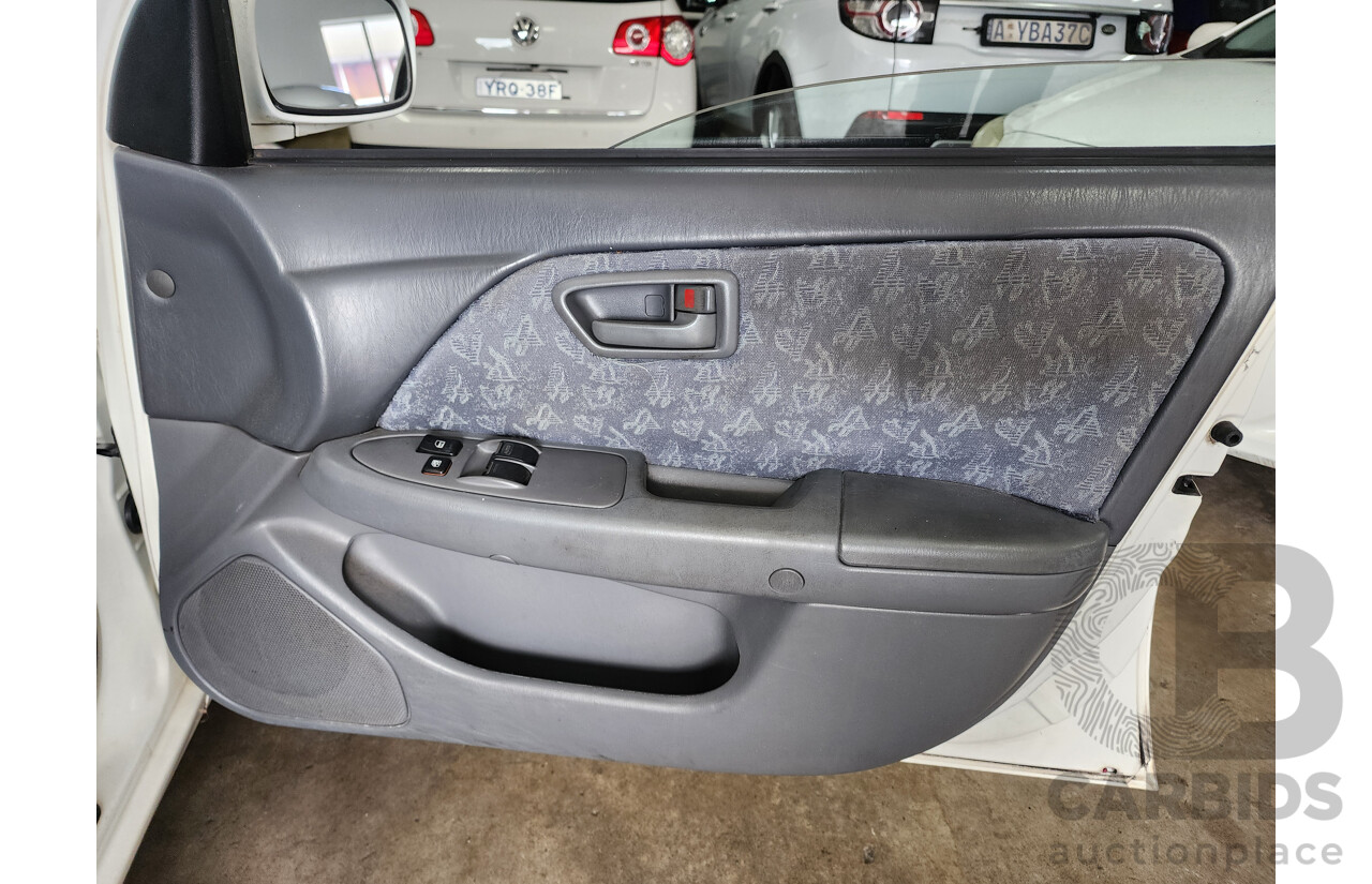 4/1999 Toyota Camry Conquest MCV20R 4d Sedan White 3.0L