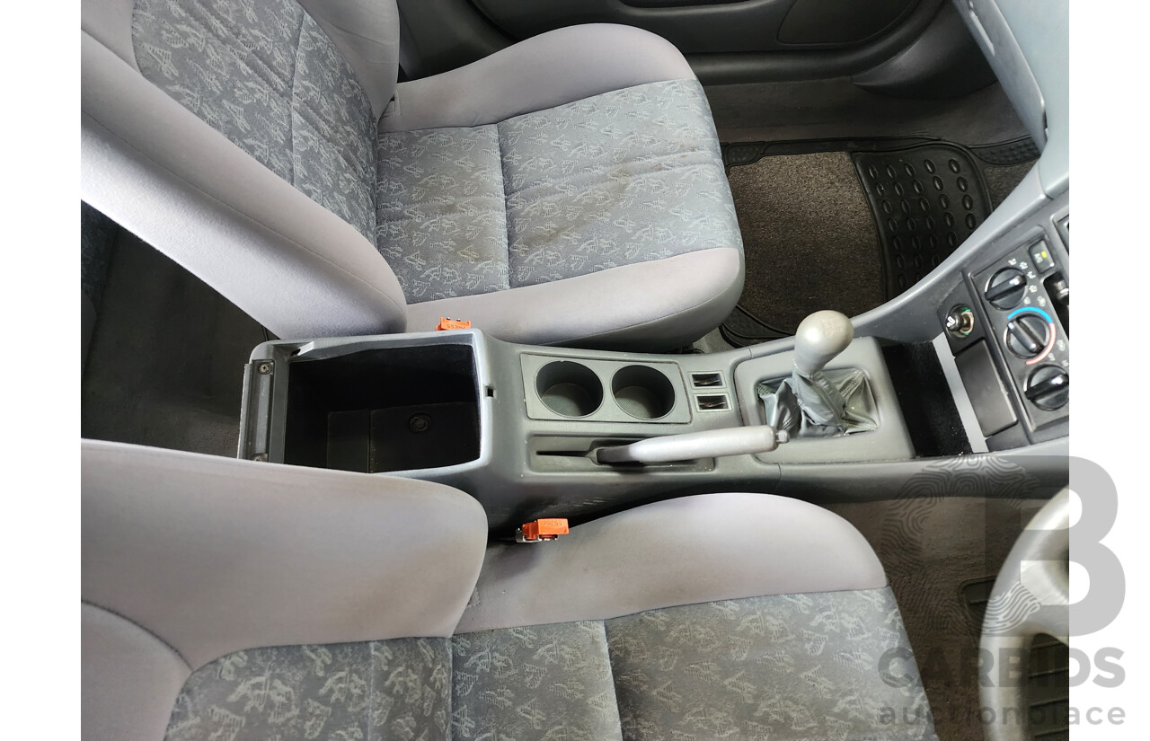 4/1999 Toyota Camry Conquest MCV20R 4d Sedan White 3.0L