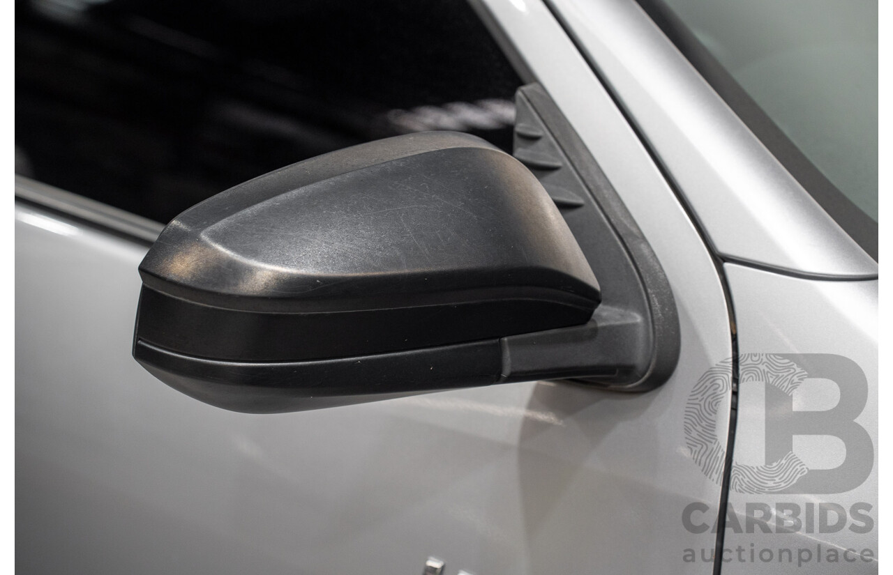 03/2018 Toyota Hilux Workmate TGN121R MY17 C/Chas Silver 2.7L