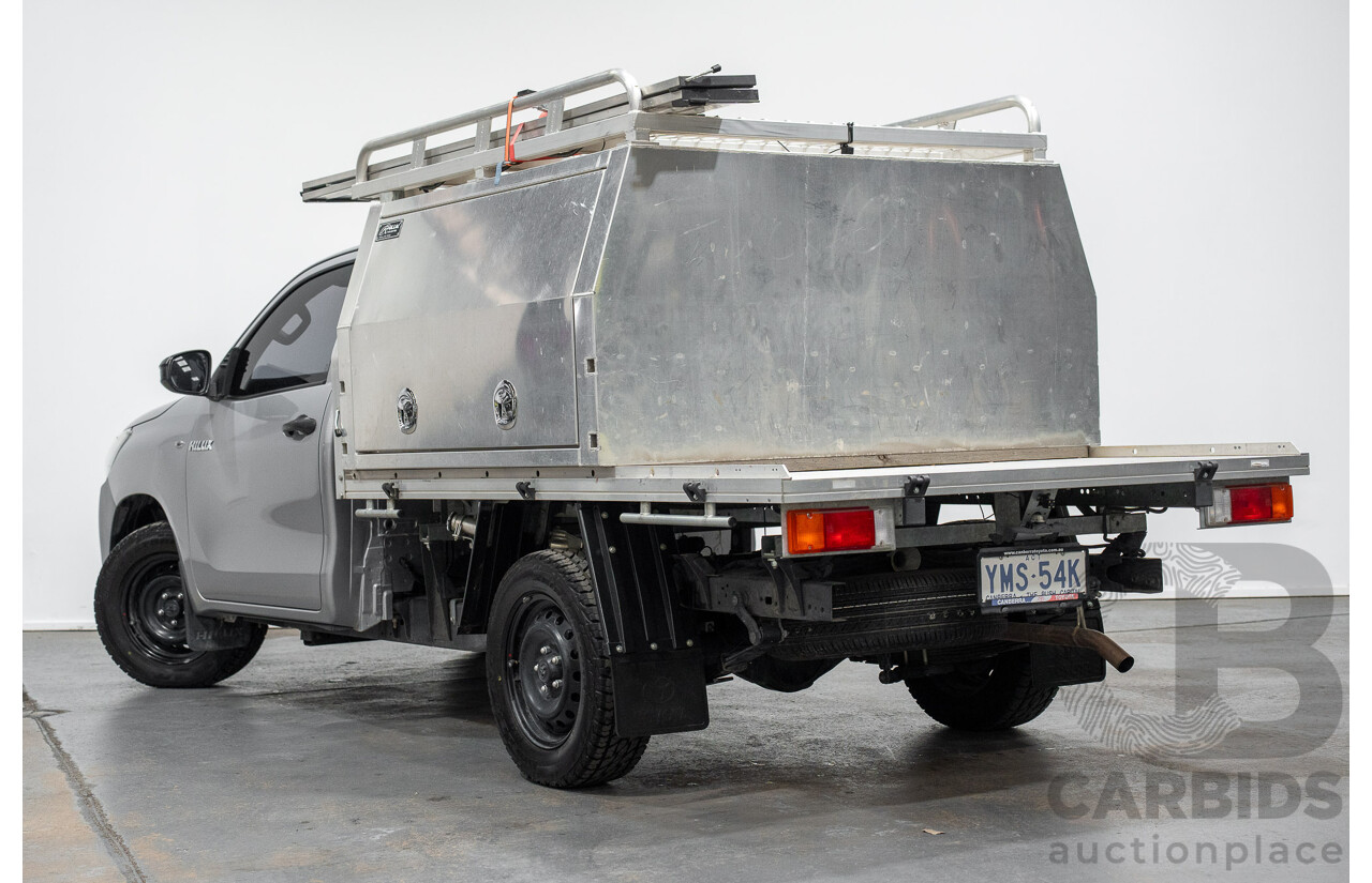 03/2018 Toyota Hilux Workmate TGN121R MY17 C/Chas Silver 2.7L