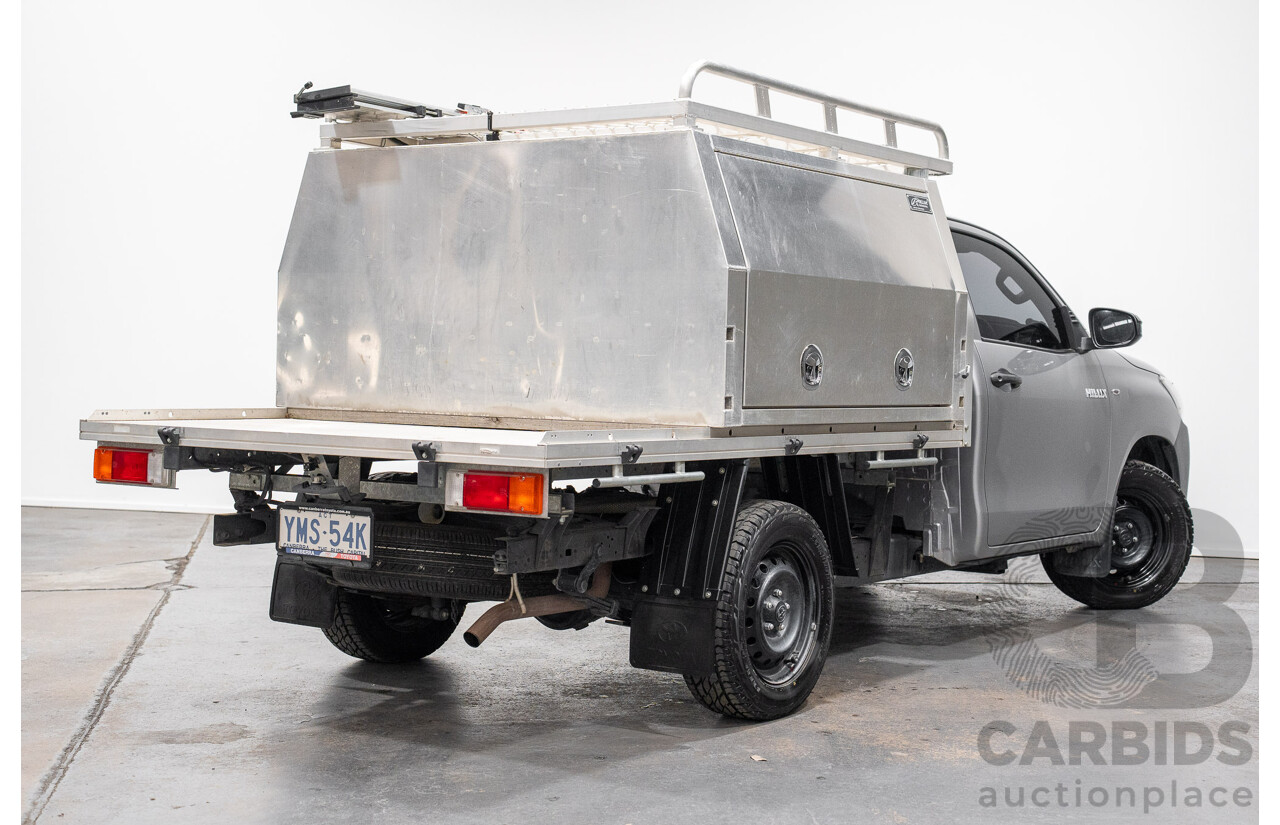 03/2018 Toyota Hilux Workmate TGN121R MY17 C/Chas Silver 2.7L