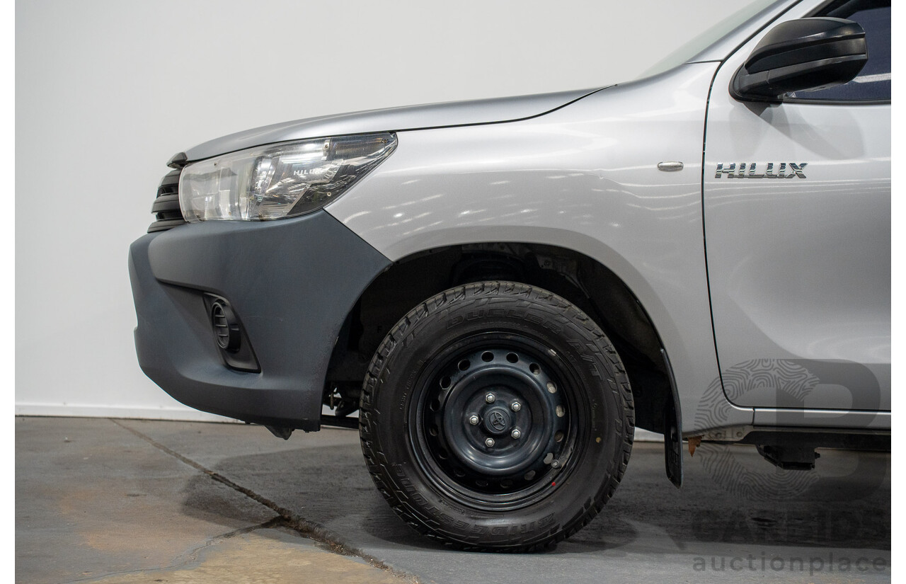 03/2018 Toyota Hilux Workmate TGN121R MY17 C/Chas Silver 2.7L