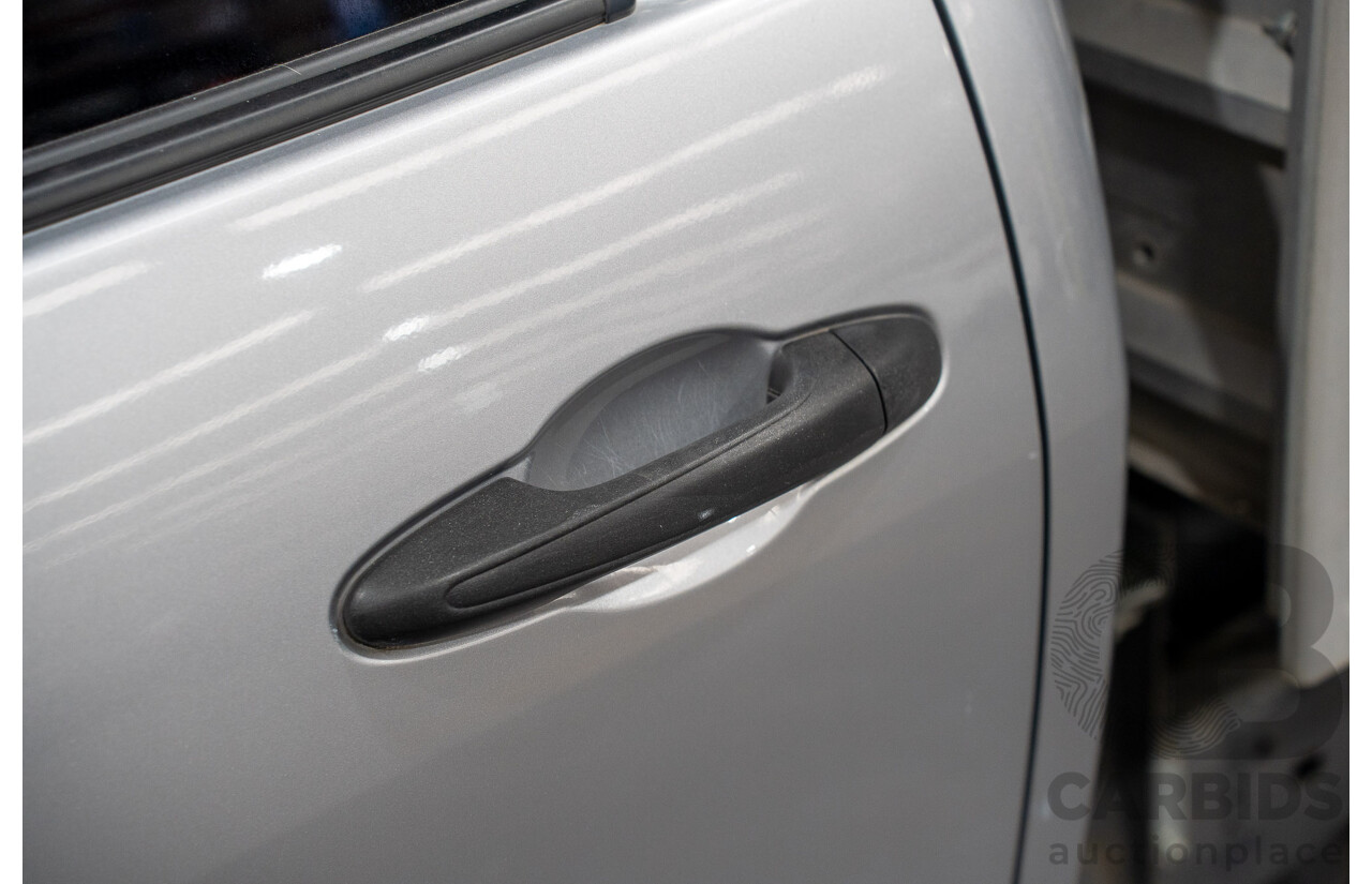 03/2018 Toyota Hilux Workmate TGN121R MY17 C/Chas Silver 2.7L