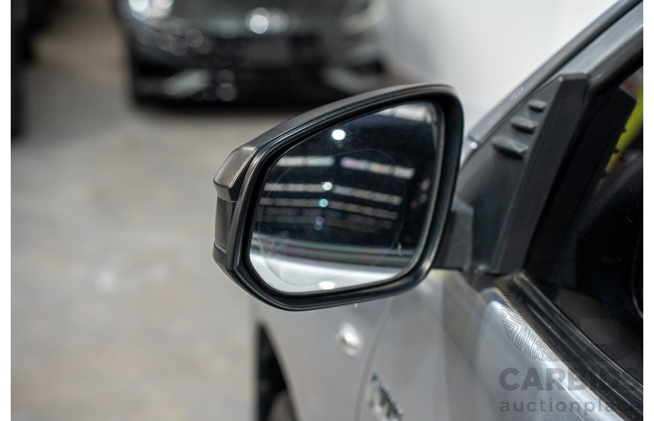 03/2018 Toyota Hilux Workmate TGN121R MY17 C/Chas Silver 2.7L