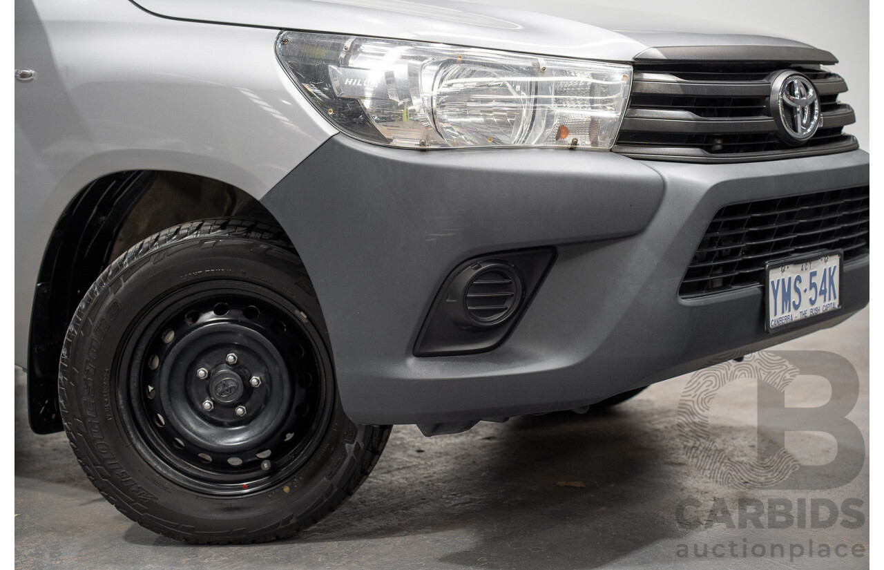 03/2018 Toyota Hilux Workmate TGN121R MY17 C/Chas Silver 2.7L