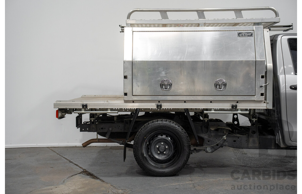 03/2018 Toyota Hilux Workmate TGN121R MY17 C/Chas Silver 2.7L