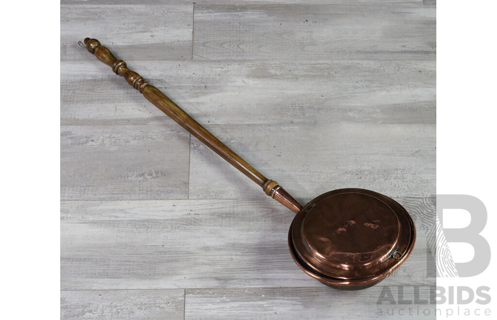 Brass Bed Warmer with Wooden Handle