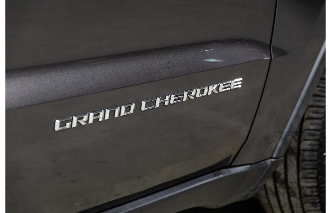 10/2013 Jeep Grand Cherokee Laredo WK MY14 4d Wagon Granite Crystal Pearl V6 3.6L