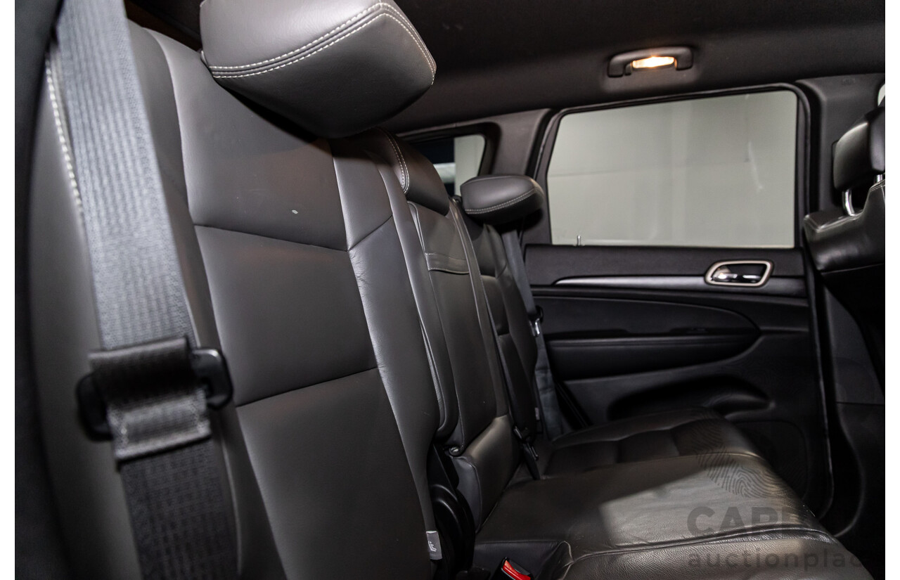 10/2013 Jeep Grand Cherokee Laredo WK MY14 4d Wagon Granite Crystal Pearl V6 3.6L