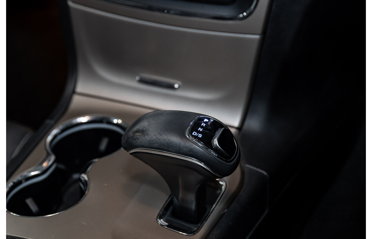 10/2013 Jeep Grand Cherokee Laredo WK MY14 4d Wagon Granite Crystal Pearl V6 3.6L