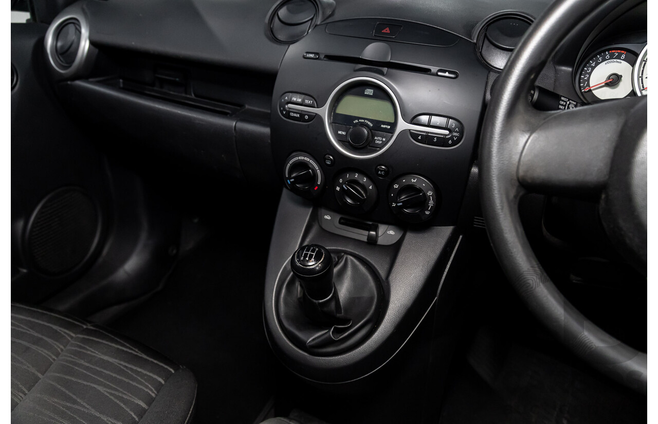 11/2008 Mazda Mazda2 Neo DE 5d Hatchback Icy Blue Metallic 1.5L