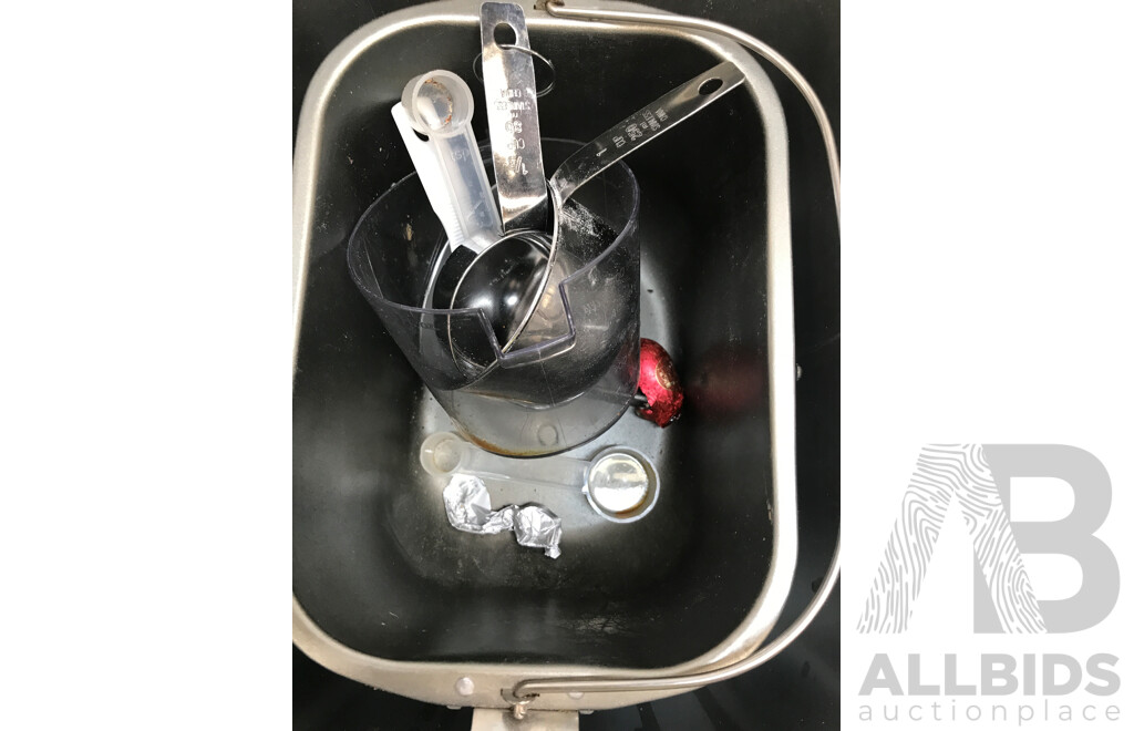 Sunbeam Quantum SmartBake Dough & Breadmaker