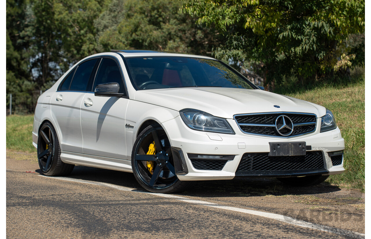 8/2012 Mercedes Benz C63 AMG W204 MY12 4d Sedan Diamond White Bright Metallic V8 6.3L