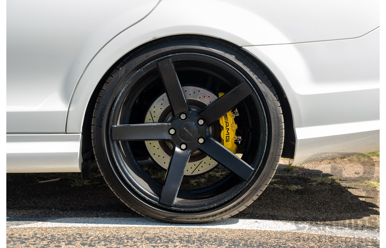 8/2012 Mercedes Benz C63 AMG W204 MY12 4d Sedan Diamond White Bright Metallic V8 6.3L