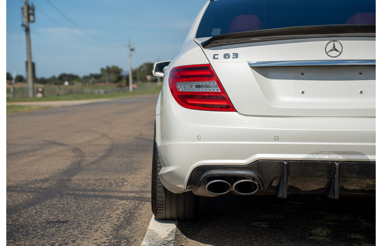 8/2012 Mercedes Benz C63 AMG W204 MY12 4d Sedan Diamond White Bright Metallic V8 6.3L