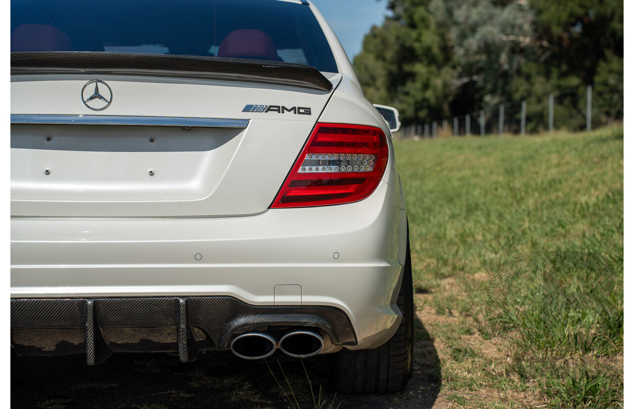 8/2012 Mercedes Benz C63 AMG W204 MY12 4d Sedan Diamond White Bright Metallic V8 6.3L