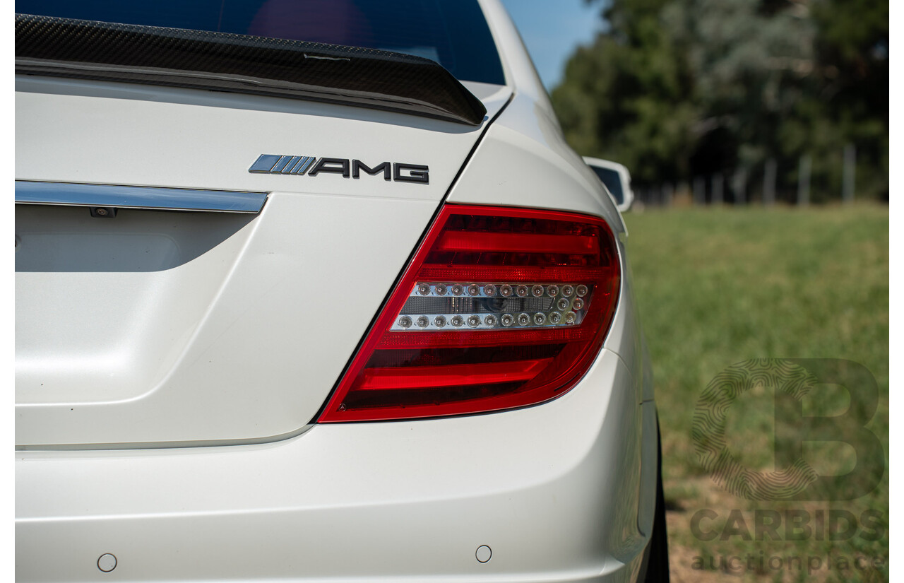 8/2012 Mercedes Benz C63 AMG W204 MY12 4d Sedan Diamond White Bright Metallic V8 6.3L