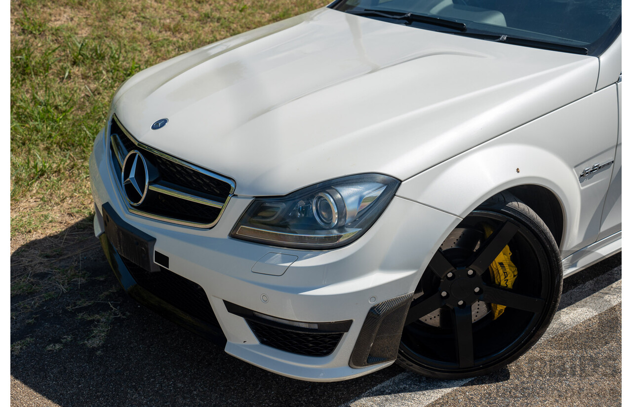 8/2012 Mercedes Benz C63 AMG W204 MY12 4d Sedan Diamond White Bright Metallic V8 6.3L