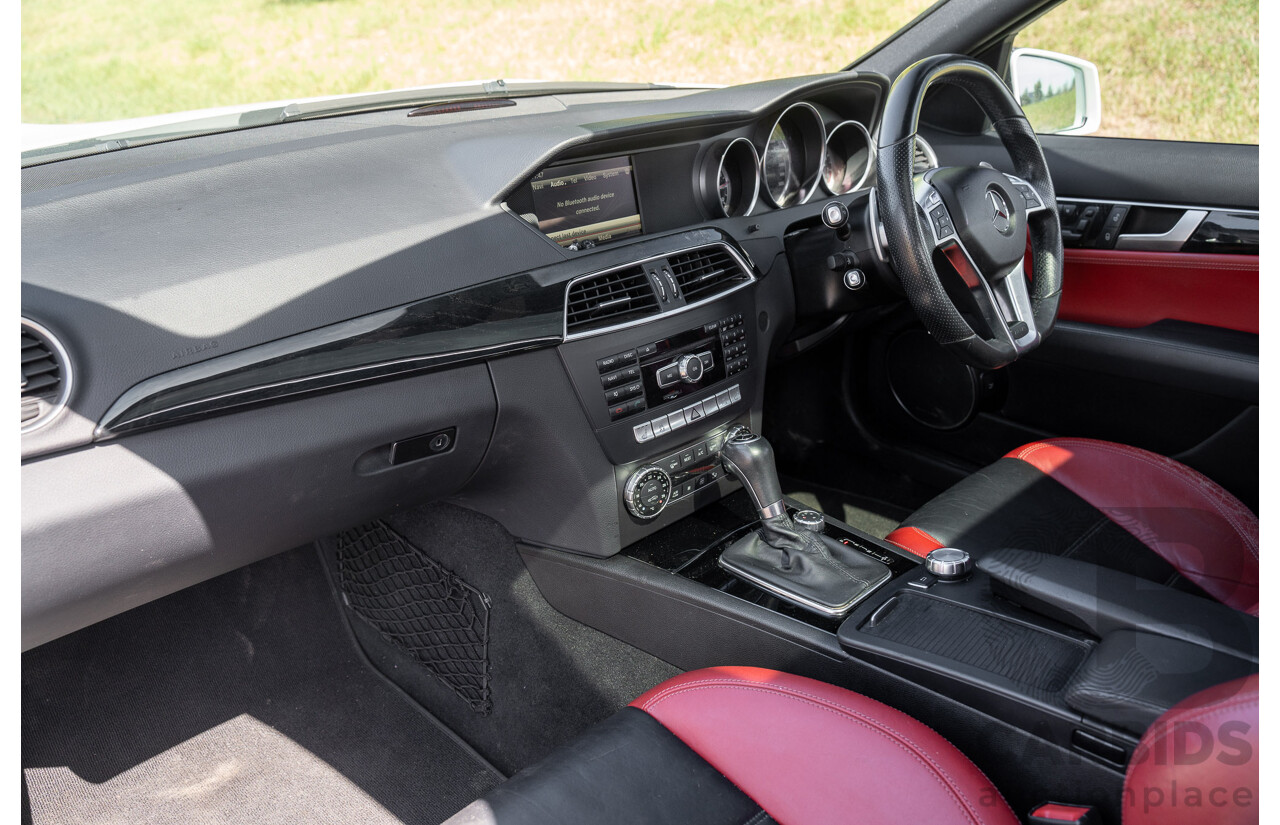 8/2012 Mercedes Benz C63 AMG W204 MY12 4d Sedan Diamond White Bright Metallic V8 6.3L