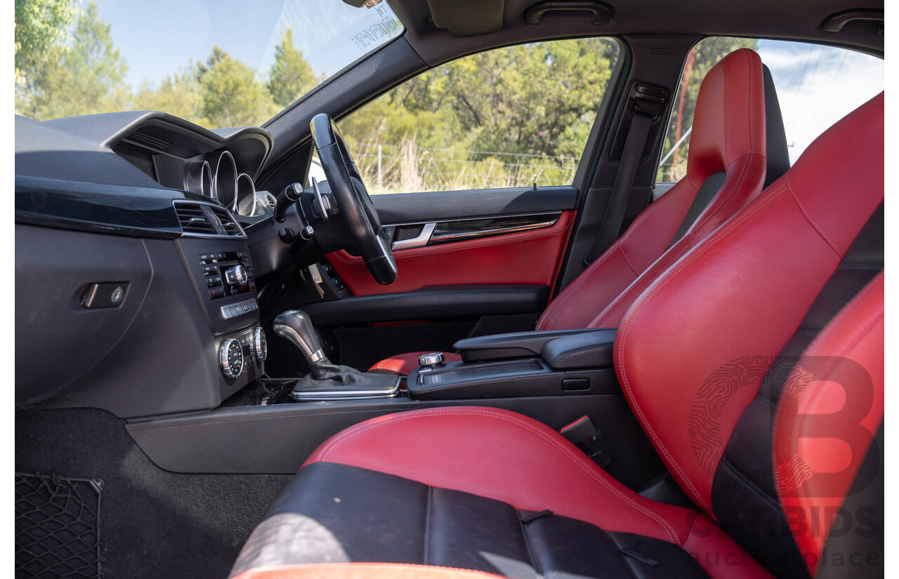 8/2012 Mercedes Benz C63 AMG W204 MY12 4d Sedan Diamond White Bright Metallic V8 6.3L