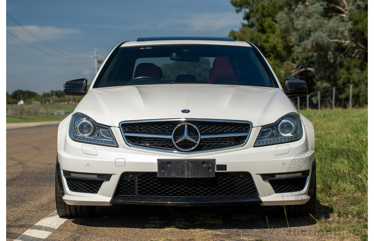 8/2012 Mercedes Benz C63 AMG W204 MY12 4d Sedan Diamond White Bright Metallic V8 6.3L