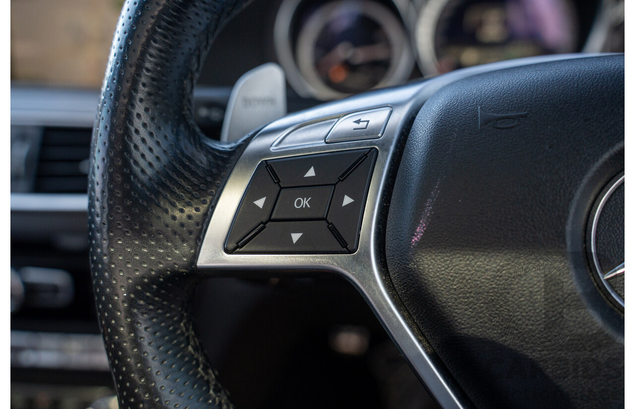 8/2012 Mercedes Benz C63 AMG W204 MY12 4d Sedan Diamond White Bright Metallic V8 6.3L