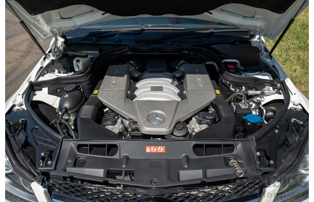 8/2012 Mercedes Benz C63 AMG W204 MY12 4d Sedan Diamond White Bright Metallic V8 6.3L